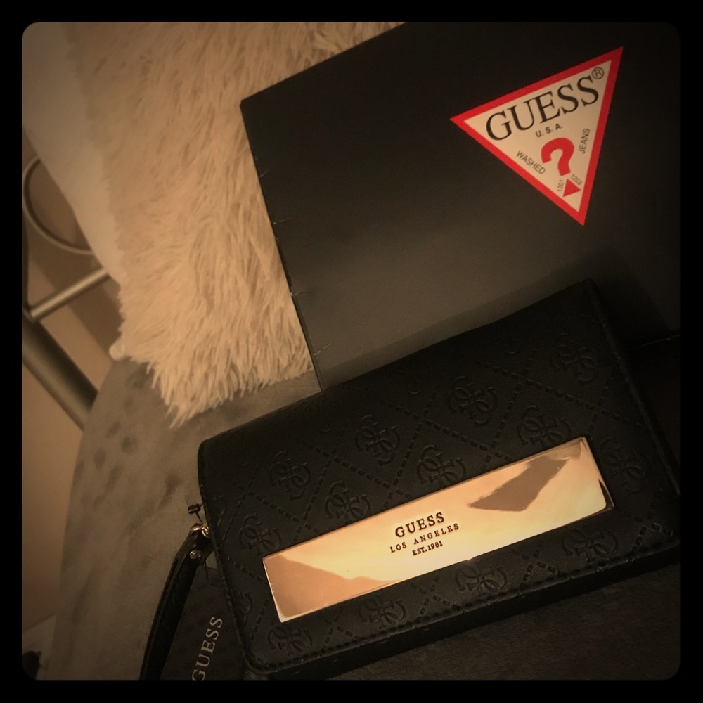 GUESS Wallet